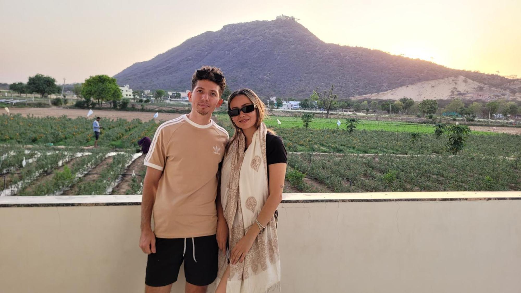 Hotel Divine Palace พุชการ์ ภายนอก รูปภาพ